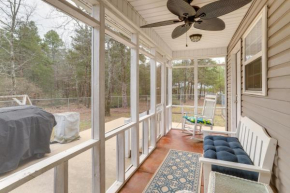 3 Mi to Greers Ferry Lake Home with Screened Patio